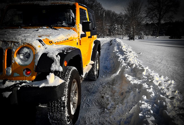 Jeep v snehu